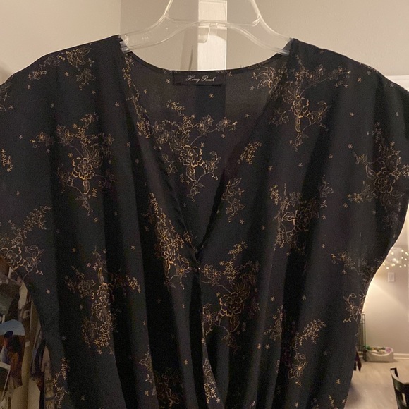 Ruffled romper - Picture 2 of 5